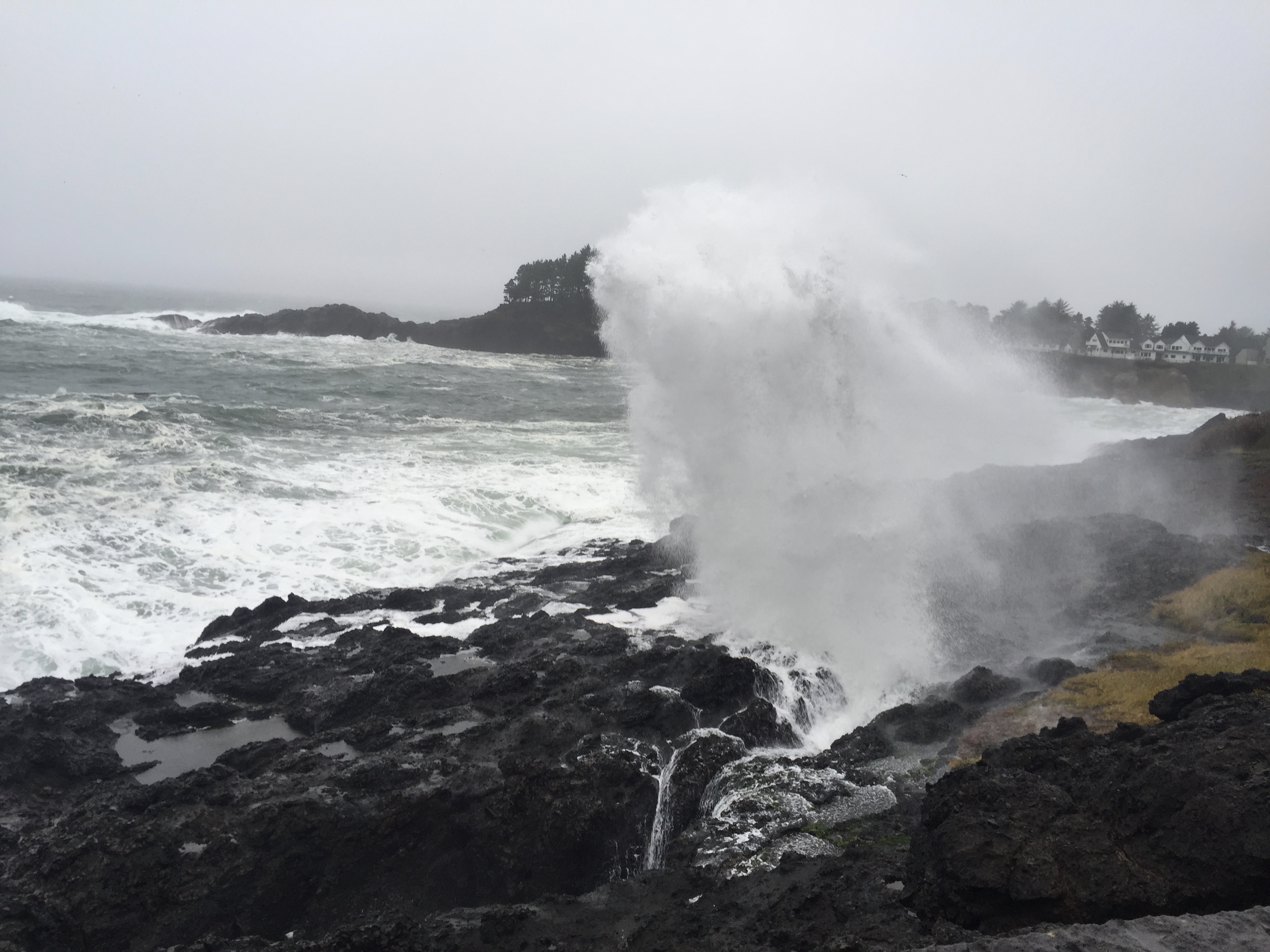 Best Places To Storm Watch On The Oregon Coast - Oregon By The Ocean